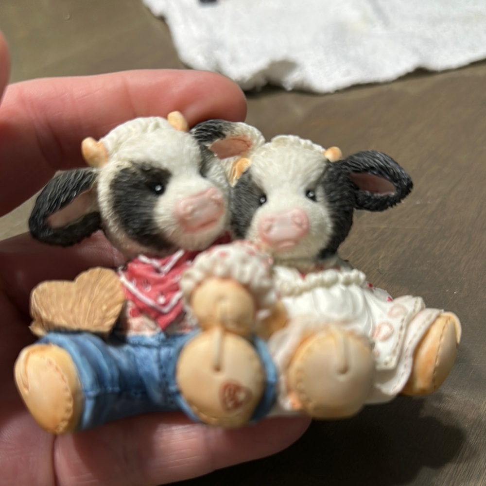 Charming Cow Couple Figurine - Black and White
